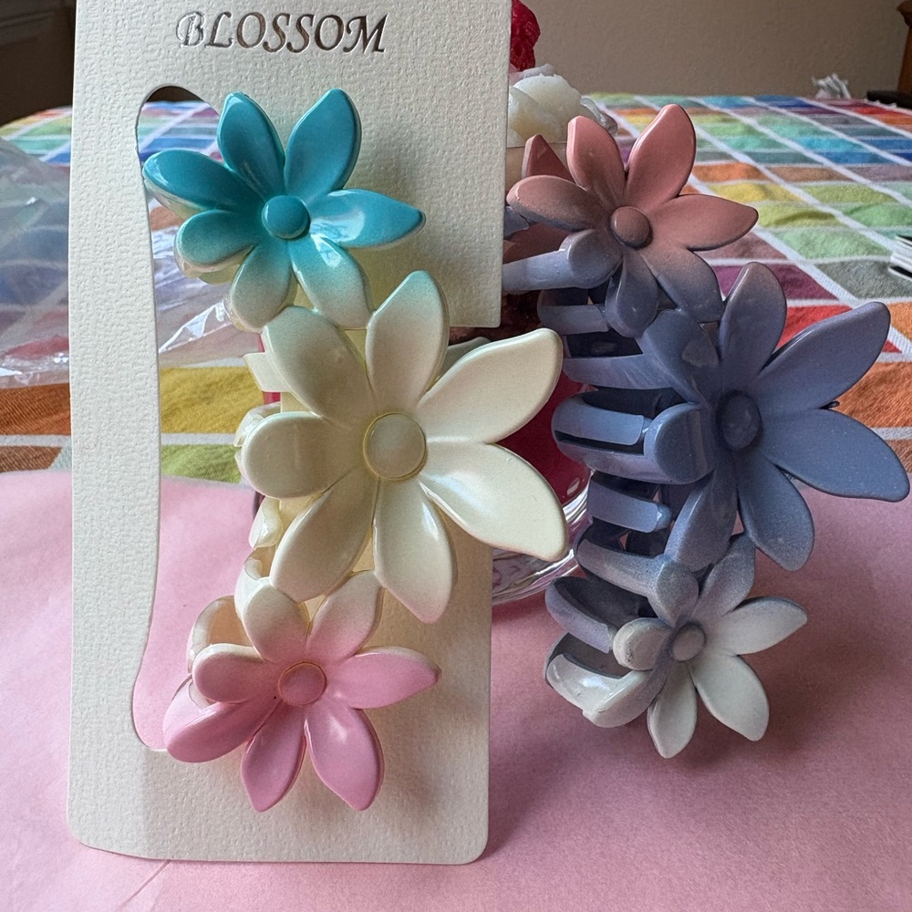 💐🌷💐 Flower Hair Clips - Blue, Cream, Pink, Purple 💐🌷💐